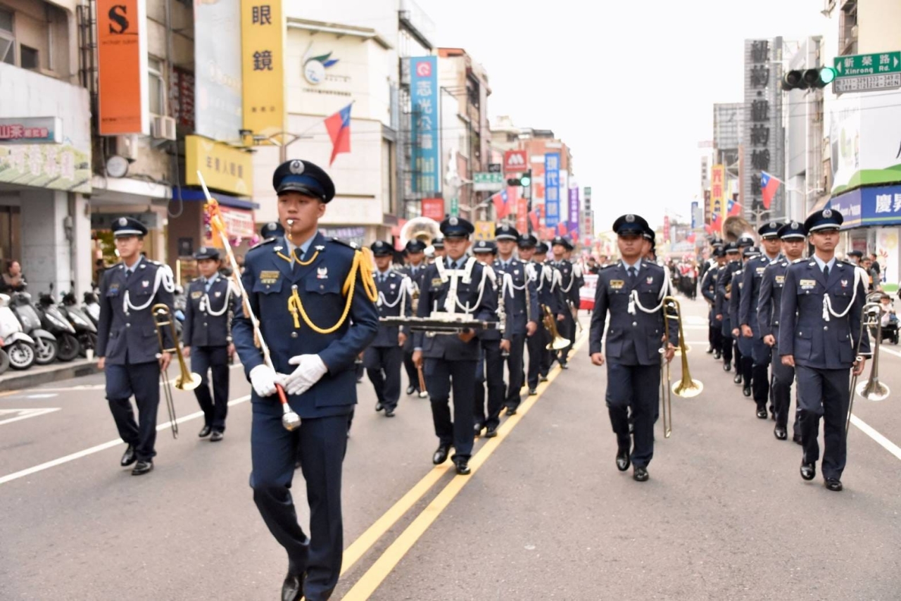 本校鼓號樂旗隊受邀參加嘉義市管樂節踩街活動