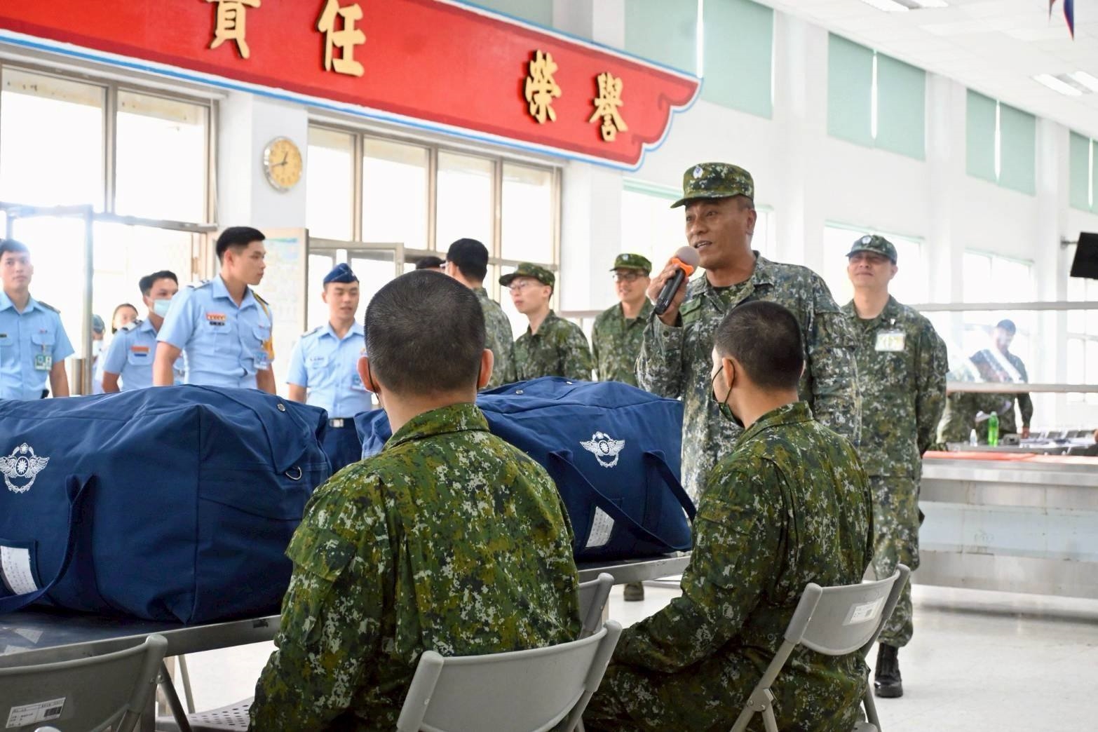入伍訓是成為合格軍人的第一步，要堅持到底、不輕言放棄！